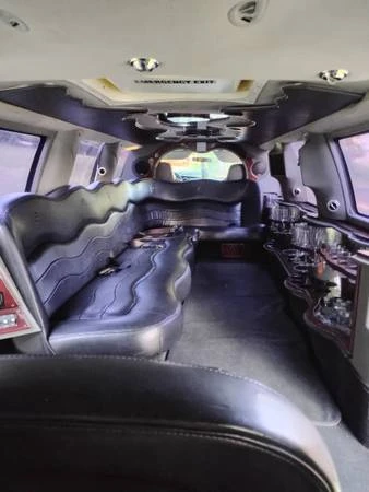 Ford Excursion - Image 9 of 10