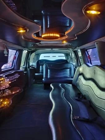 Ford Excursion - Image 7 of 10