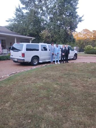 Ford Excursion - Image 3 of 10