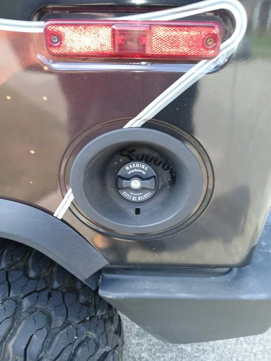 2005 Hummer Hummer H2 - Image 7 of 11