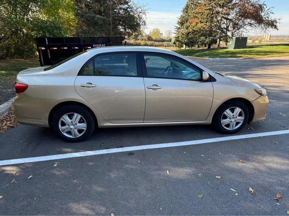 2011 Toyota Corolla 10th Gen - Image 2 of 9