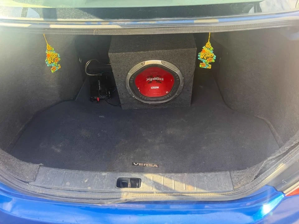 2012 Nissan Versa - Image 2 of 10