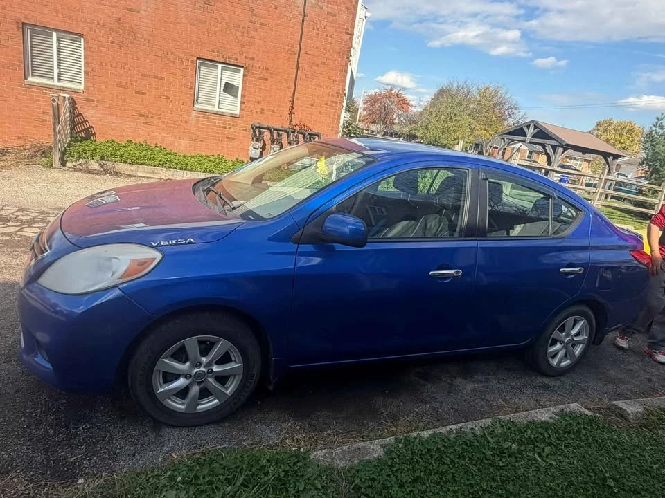 2012 Nissan Versa - Image 9 of 10