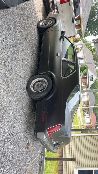 Lincoln Continental Mark VII - Image 2 of 5