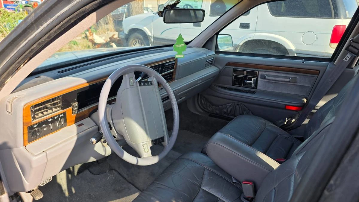 1993 Lincoln Continental 8th Gen - Image 8 of 9