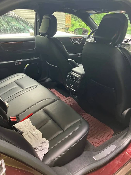2019 Lincoln Continental 10th Gen - Image 8 of 11