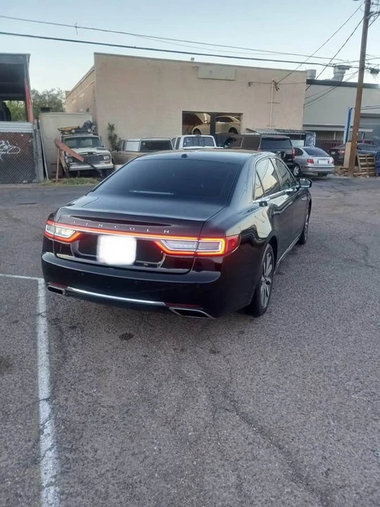 2017 Lincoln Continental 10th Gen - Image 4 of 7