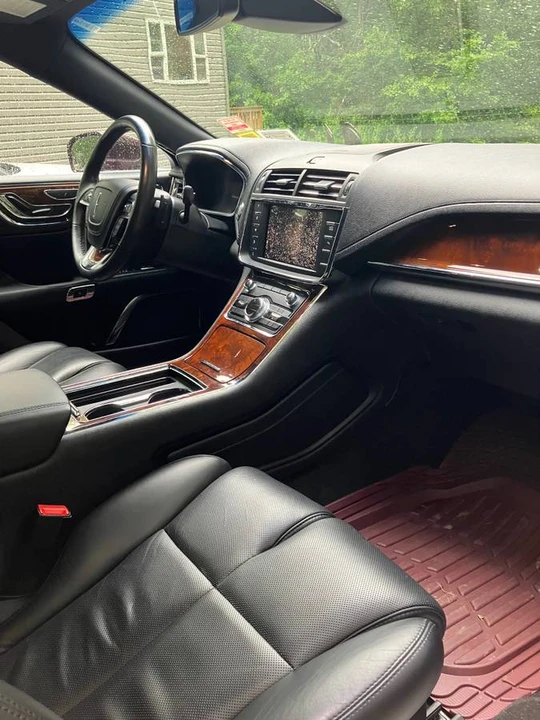 2019 Lincoln Continental 10th Gen - Image 7 of 11