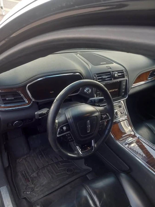 2017 Lincoln Continental 10th Gen - Image 5 of 7