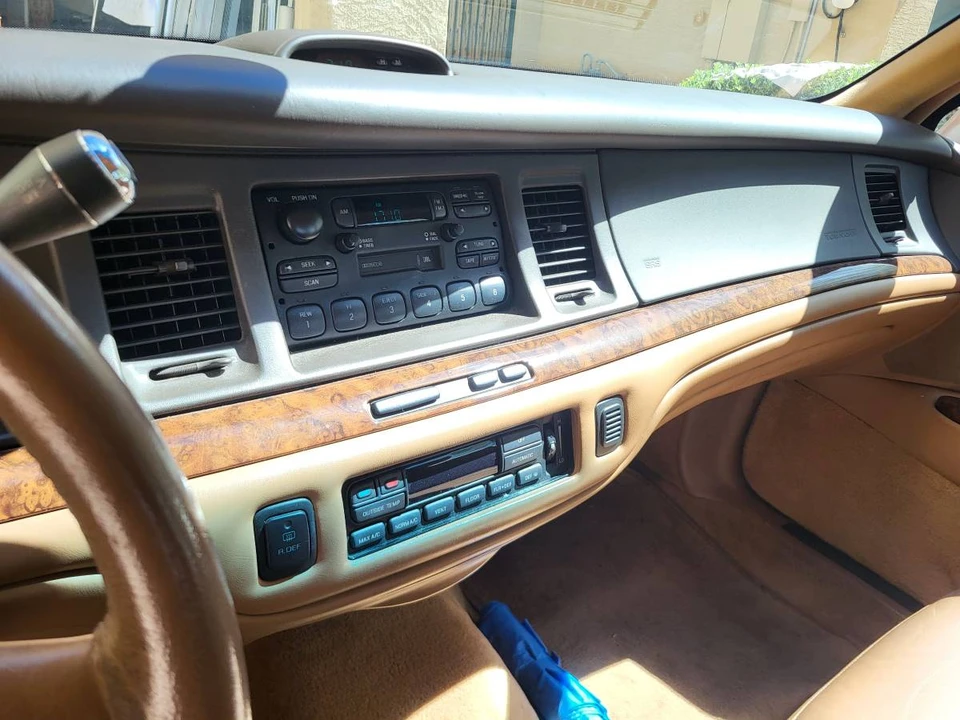 1996 Lincoln Continental 9th Gen - Image 13 of 20