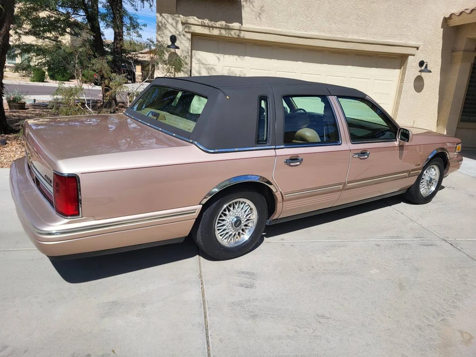 1996 Lincoln Continental 9th Gen - Image 6 of 20