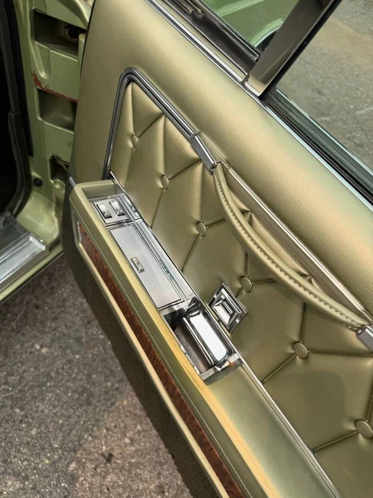 1969 Lincoln Continental 4th Gen - Image 14 of 15