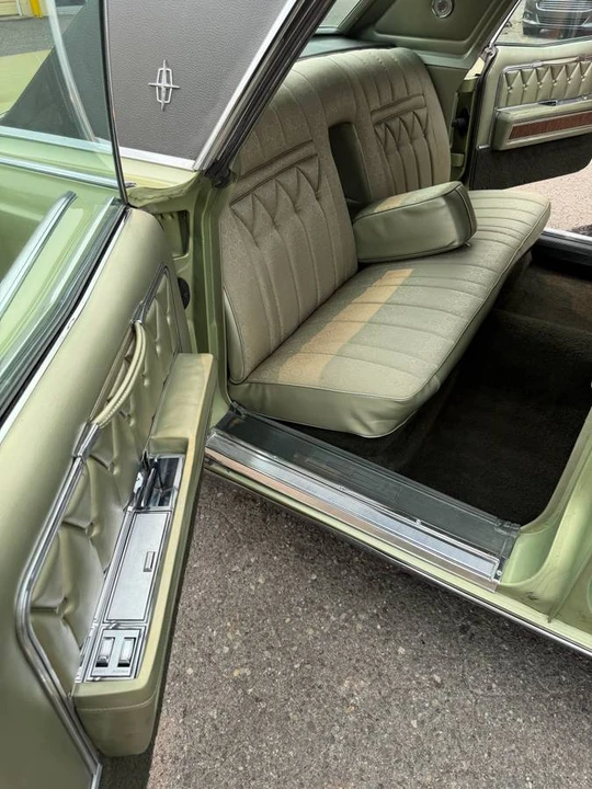 1969 Lincoln Continental 4th Gen - Image 9 of 15