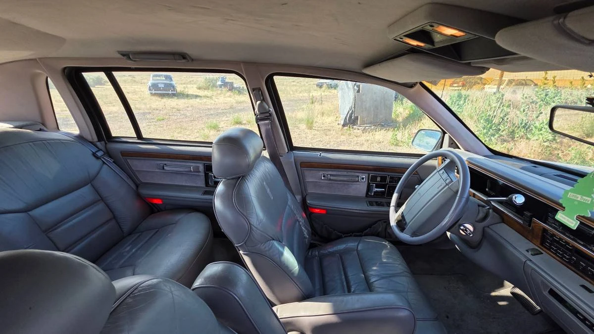 1993 Lincoln Continental 8th Gen - Image 9 of 9