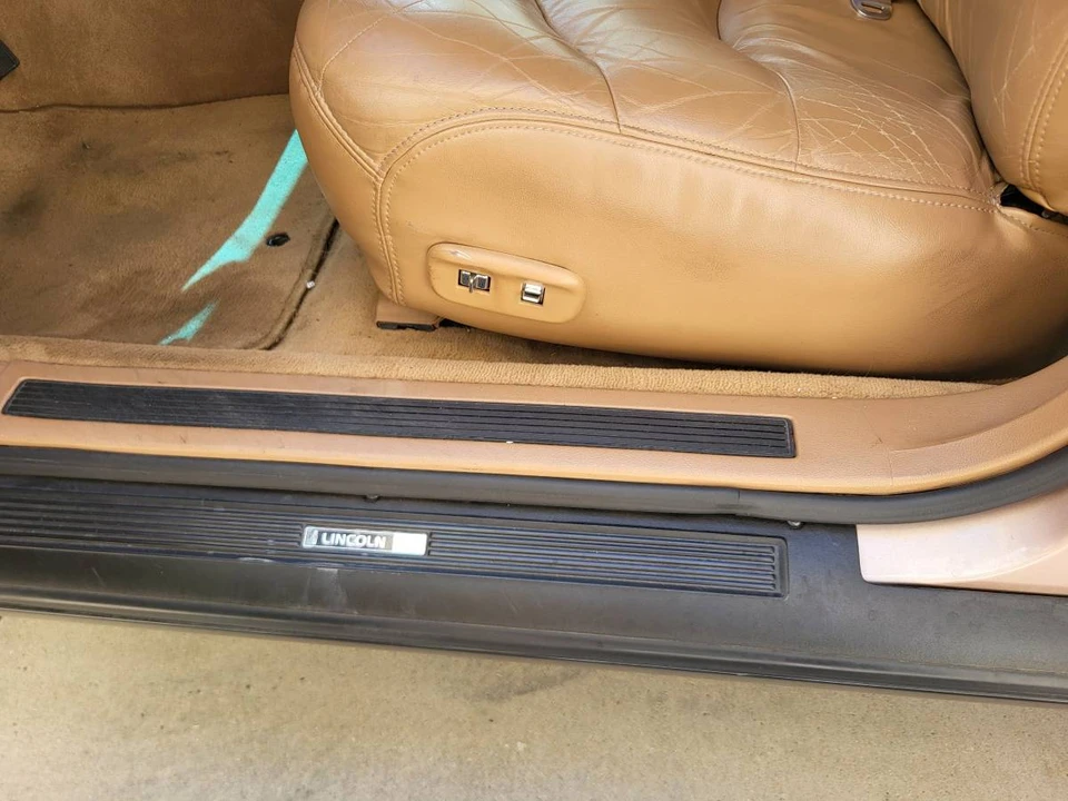 1996 Lincoln Continental 9th Gen - Image 15 of 20