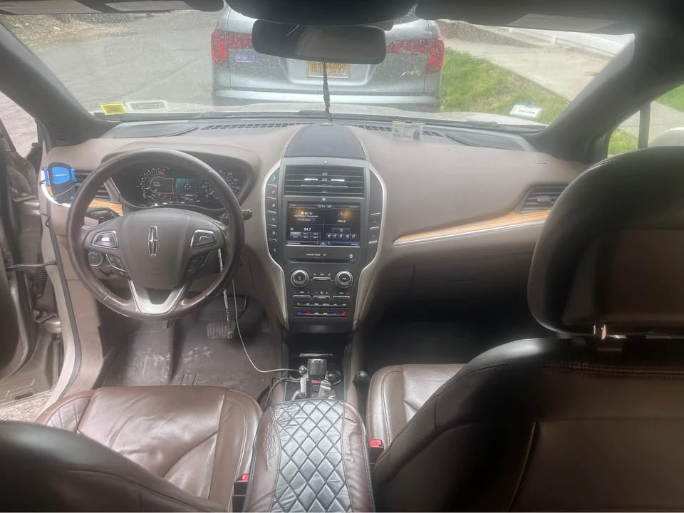 Lincoln MKC - Image 7 of 10