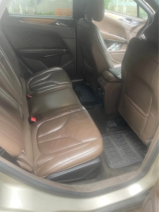 Lincoln MKC - Image 8 of 10