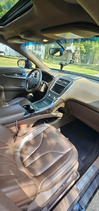 Lincoln MKX - Image 4 of 5