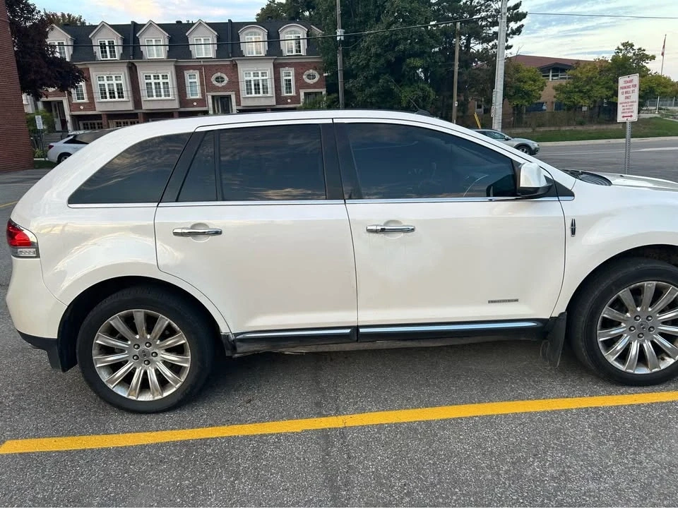 2011 Lincoln MKX - Image 2 of 7