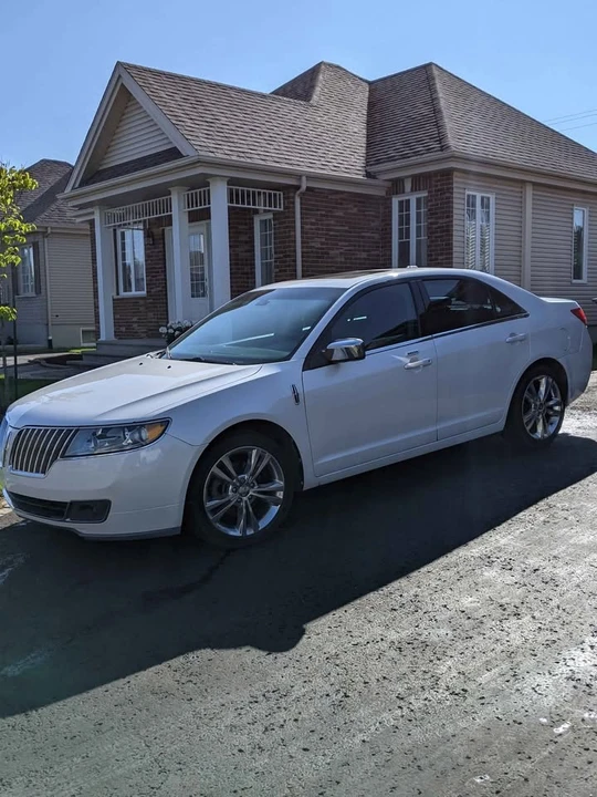 2011 Lincoln MKZ - Image 2 of 10