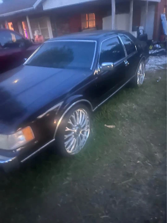 Lincoln Continental Mark VII - Image 2 of 10