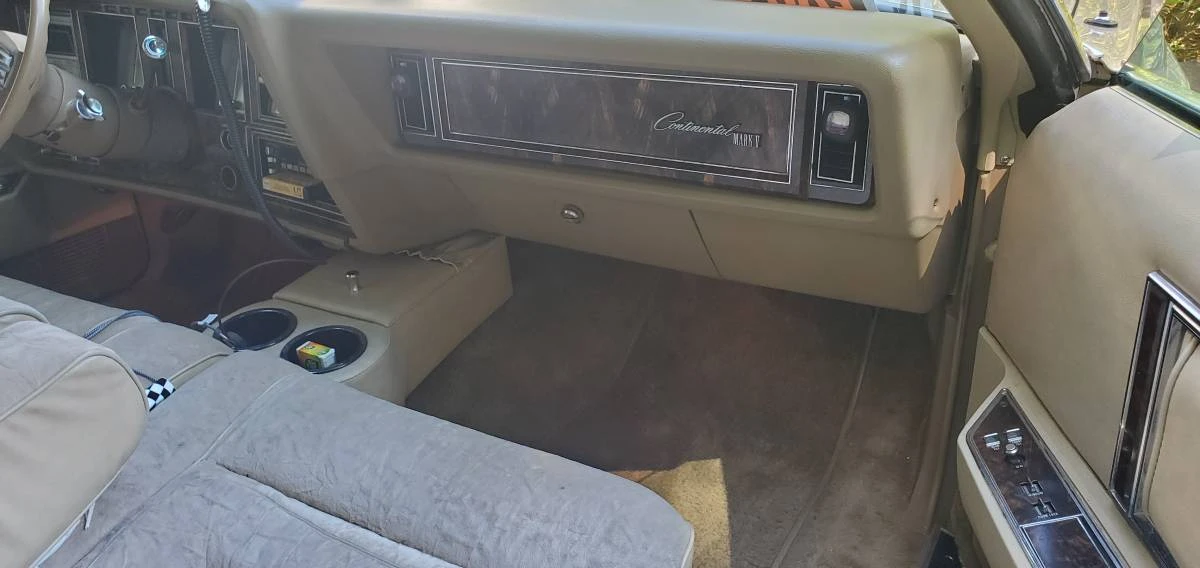 1979 Lincoln Continental Mark V - Image 8 of 11
