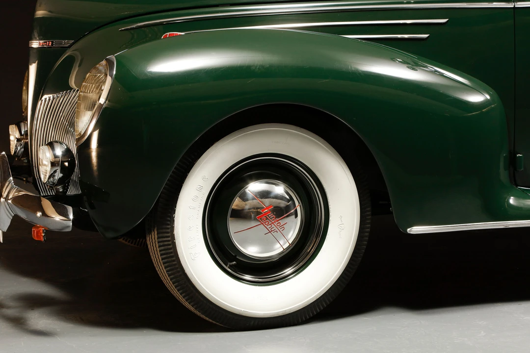 Lincoln Zephyr - Image 7 of 13