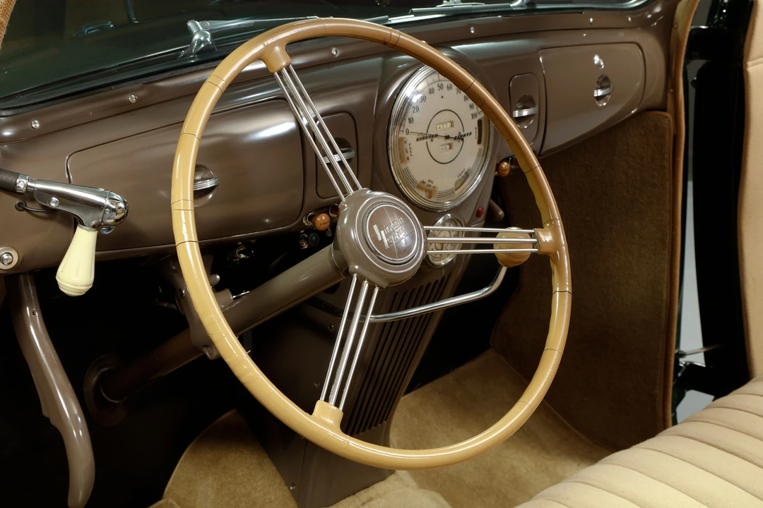 Lincoln Zephyr - Image 9 of 13