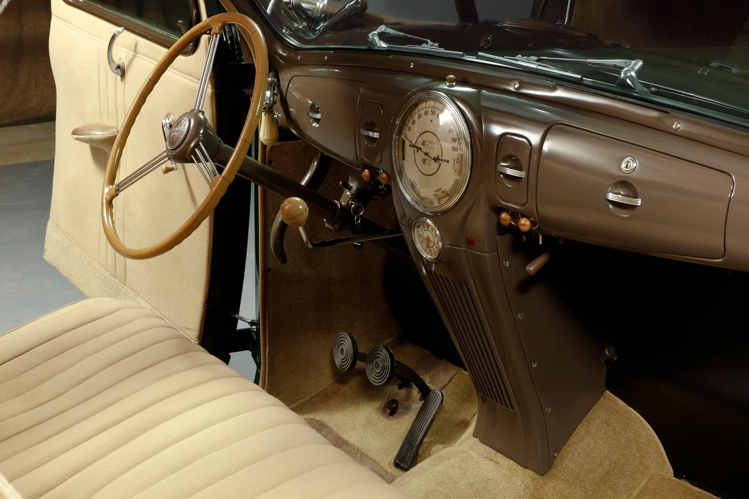 Lincoln Zephyr - Image 10 of 13