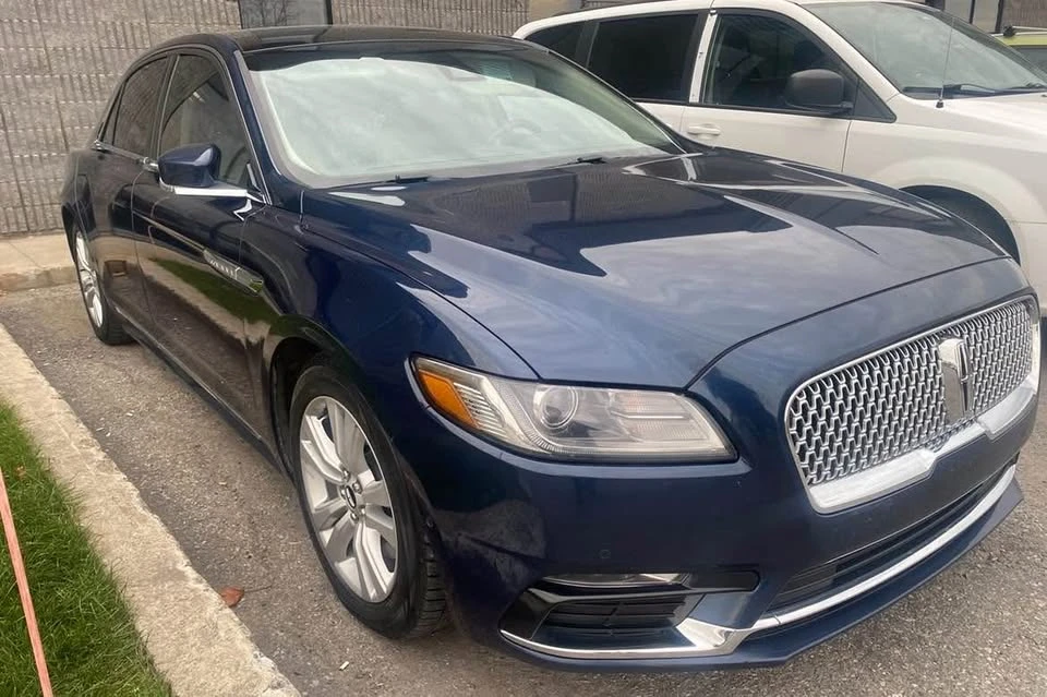 2017 Lincoln Continental 10th Gen - Image 2 of 8