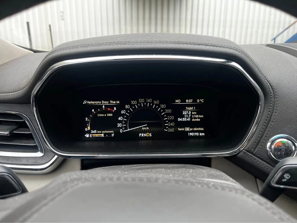 2017 Lincoln Continental 10th Gen - Image 6 of 8