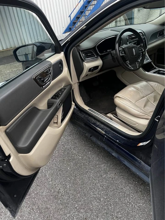 2017 Lincoln Continental 10th Gen - Image 7 of 8