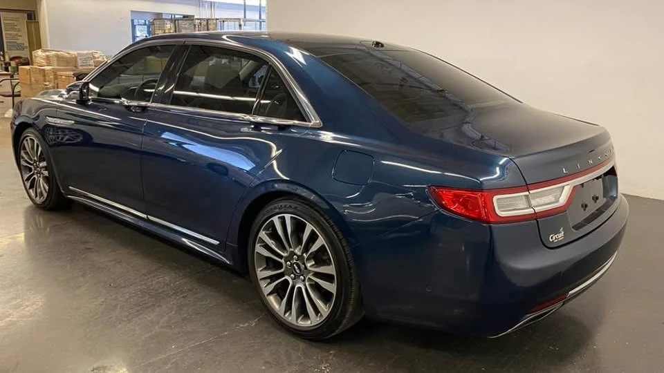 2017 Lincoln Continental 10th Gen - Image 3 of 8