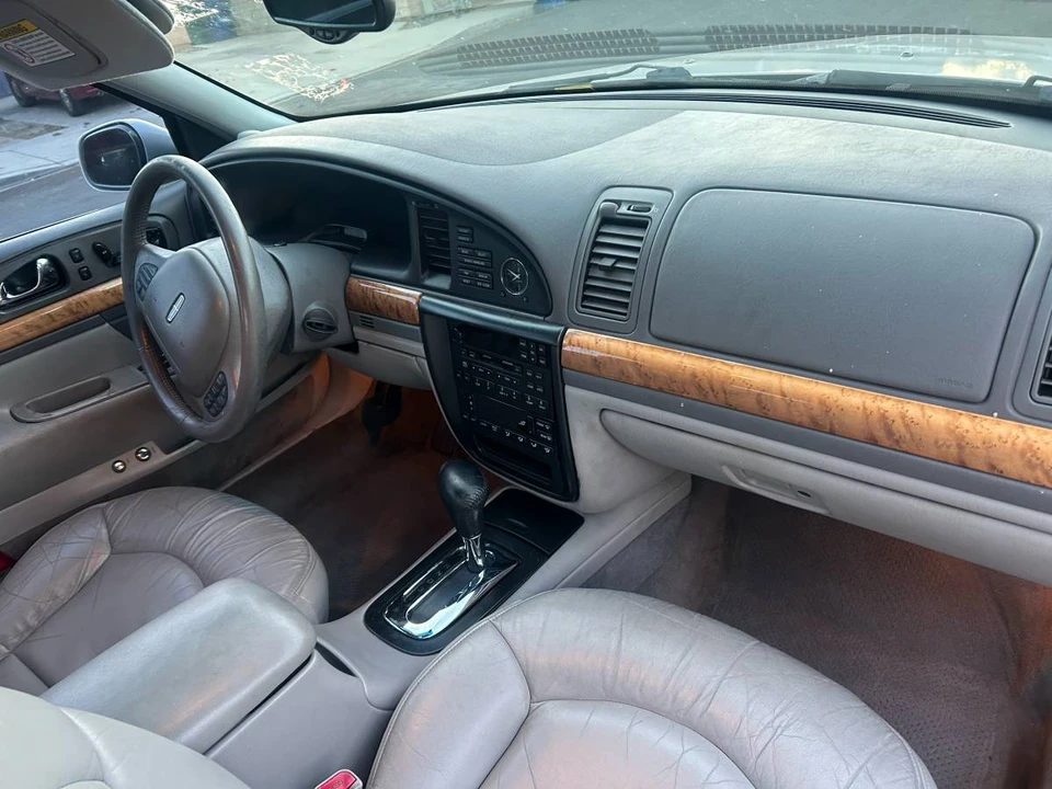 2001 Lincoln Continental 9th Gen - Image 7 of 8