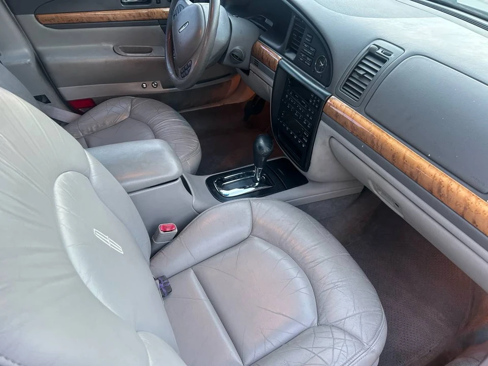 2001 Lincoln Continental 9th Gen - Image 6 of 8