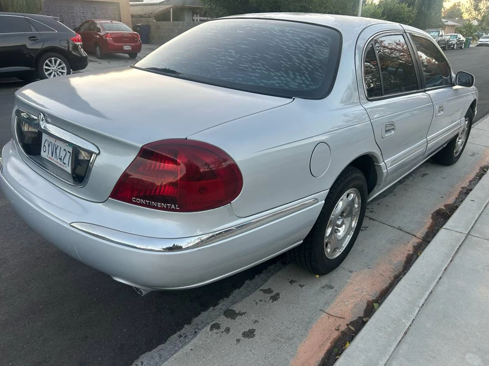 2001 Lincoln Continental 9th Gen - Image 3 of 8