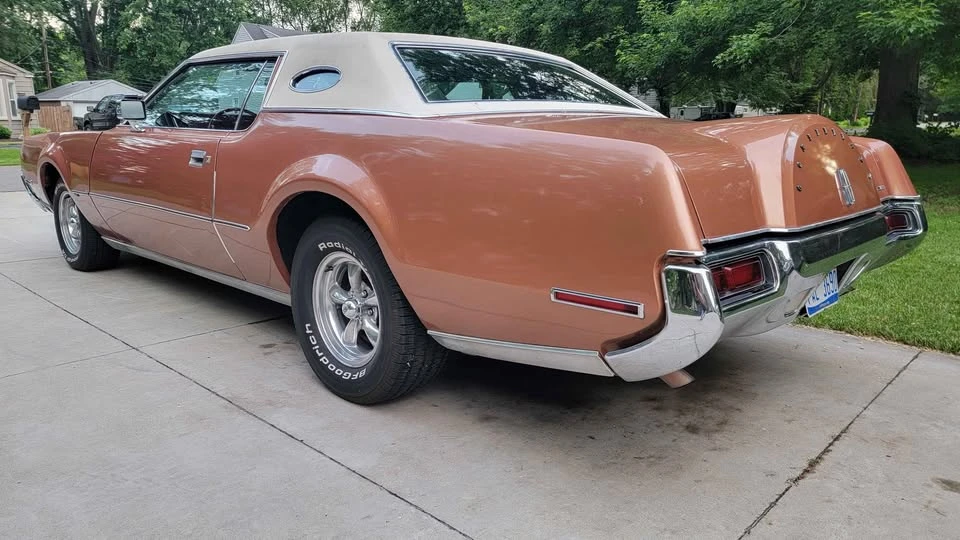 Lincoln Continental Mark IV - Image 5 of 10
