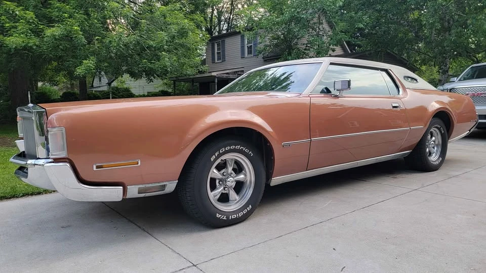 Lincoln Continental Mark IV - Image 7 of 10