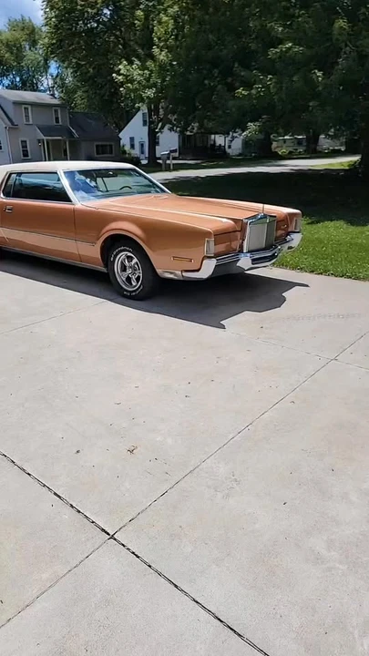 Lincoln Continental Mark IV - Image 10 of 10