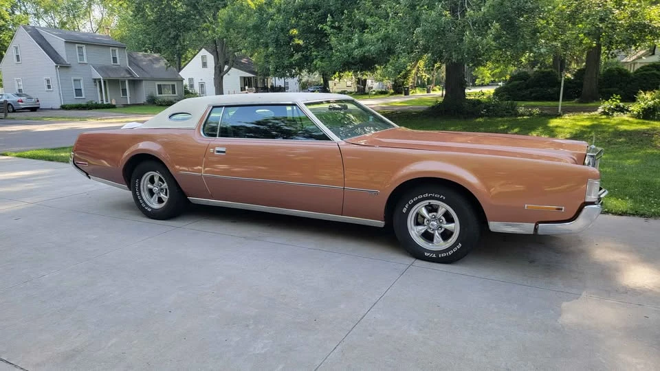 Lincoln Continental Mark IV - Image 4 of 10
