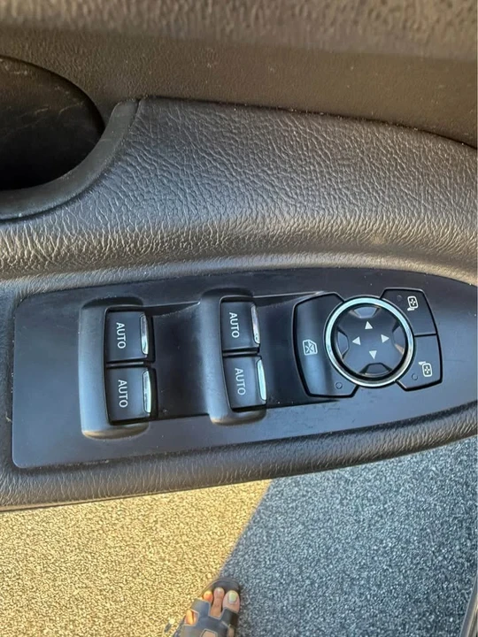 2013 Lincoln MKT - Image 8 of 9
