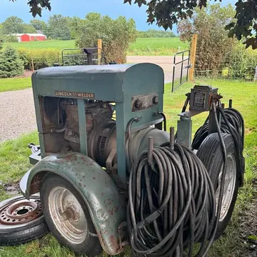 Lincoln SA-200 Short Hood Welder