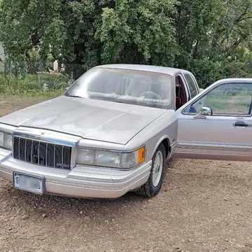 1991 Lincoln Town Car Signature Limited