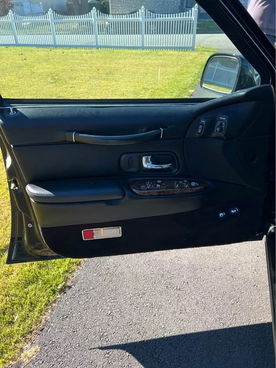 Lincoln Town Car - Image 3 of 6