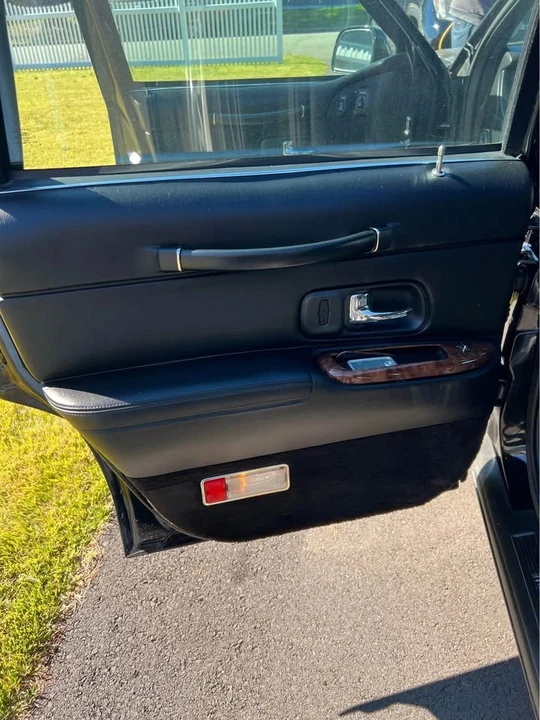 Lincoln Town Car - Image 6 of 6