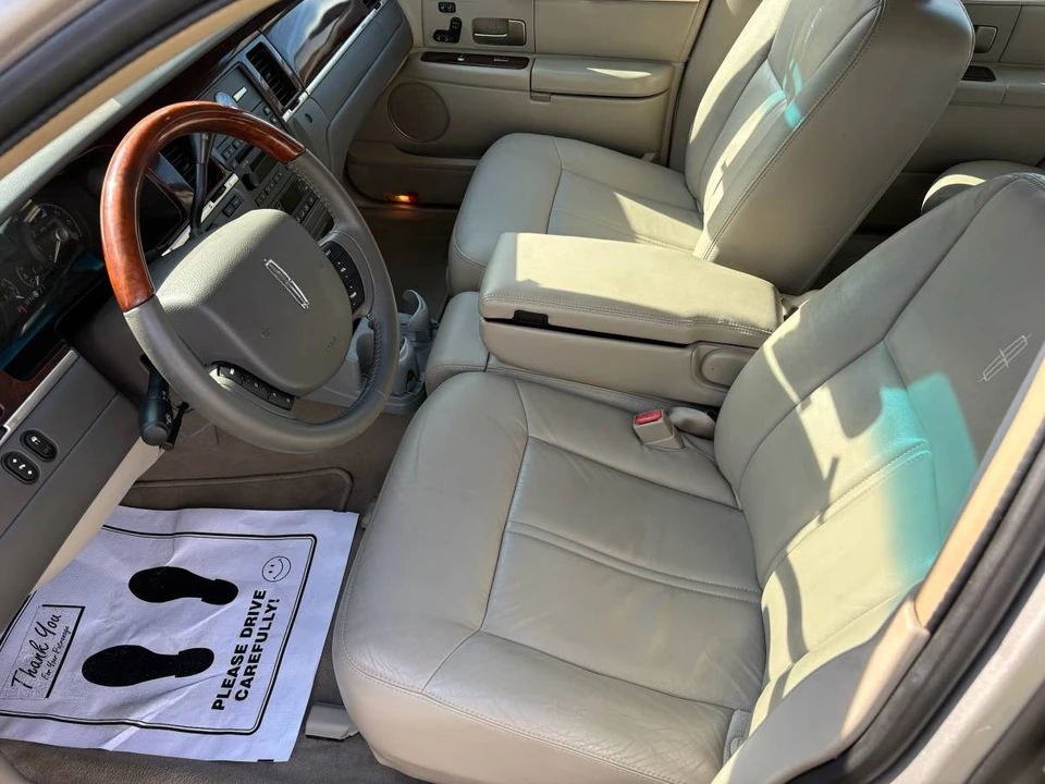 2008 Lincoln Continental - Image 4 of 8