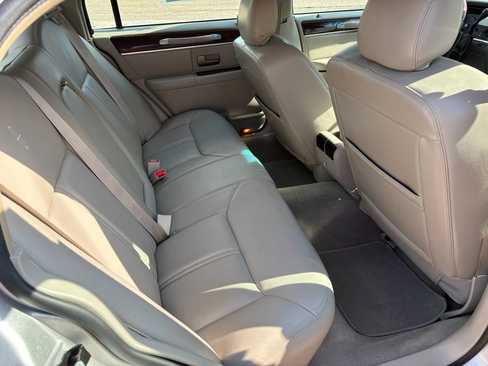 2008 Lincoln Continental - Image 6 of 8