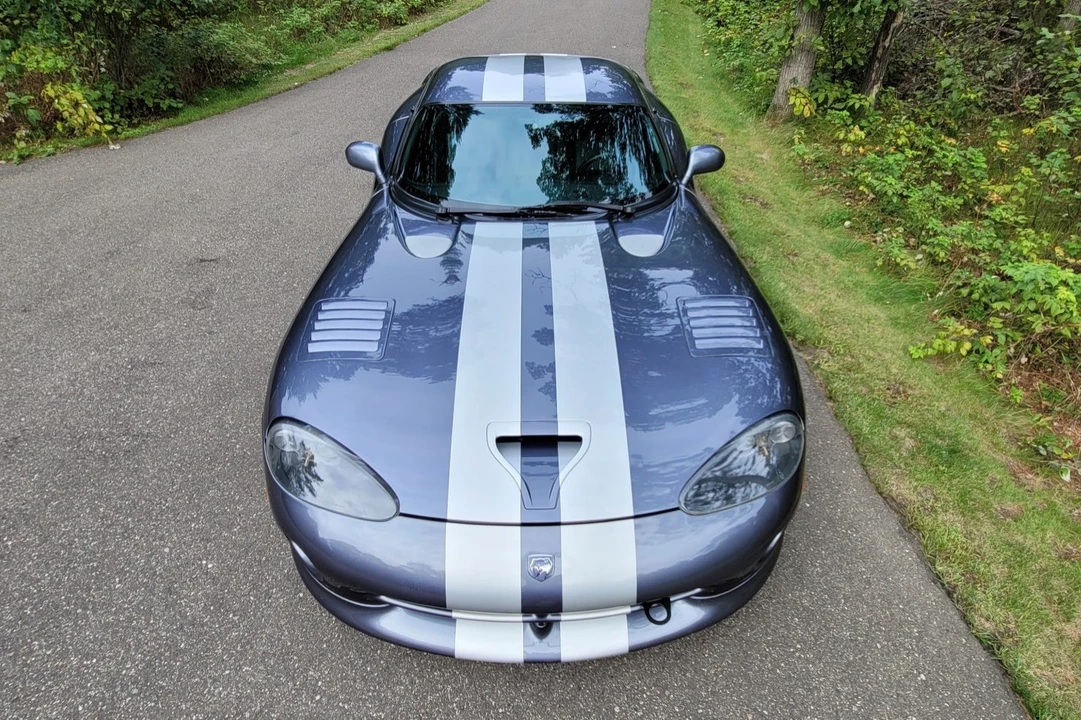 2000 Dodge Viper GTS 2nd Gen - Image 2 of 31