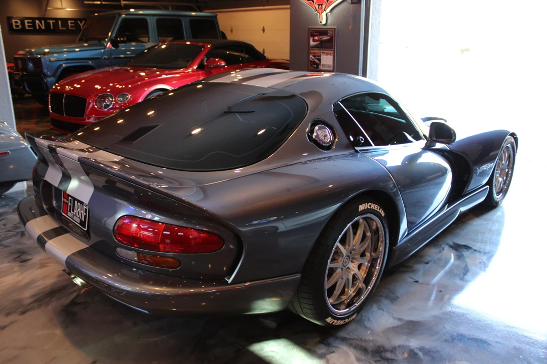 2000 Dodge Viper GTS 2nd Gen - Image 28 of 31