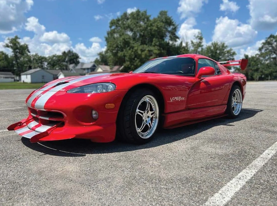 2000 Dodge Viper GTS 2nd Gen - Image 2 of 31